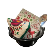 Gulyás partira - bogrács, paprika, pálinkás csoki, kalocsai fedőfogó ajándékcsomag