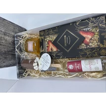 Csupa finomság - forró csoki, méz, pálinka, gyümölcsös csoki ajándékcsomag Csupa finomság - forró csoki, méz, pálinka, gyümölcsös csoki ajándékcsomag