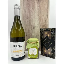 Élmények Harmóniája Ajándékcsomag –  Chardonnay fehér bor, borzselé, sós karamell csokoládé