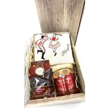 Mindenki kedvére darált erős paprika, áfonya drazsé, hímzett vászontáska ajándékcsomag