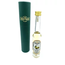 Bolyhos ágyas vilmoskörte pálinka papírhengerben