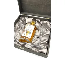 Etyeki Czimeres érlelt szőlő pálinka fa díszdobozban, pohárral