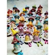 Kézzel készült kerámia manó csilingelő lábakkal Kézzel készült kerámia manó csilingelő lábakkal